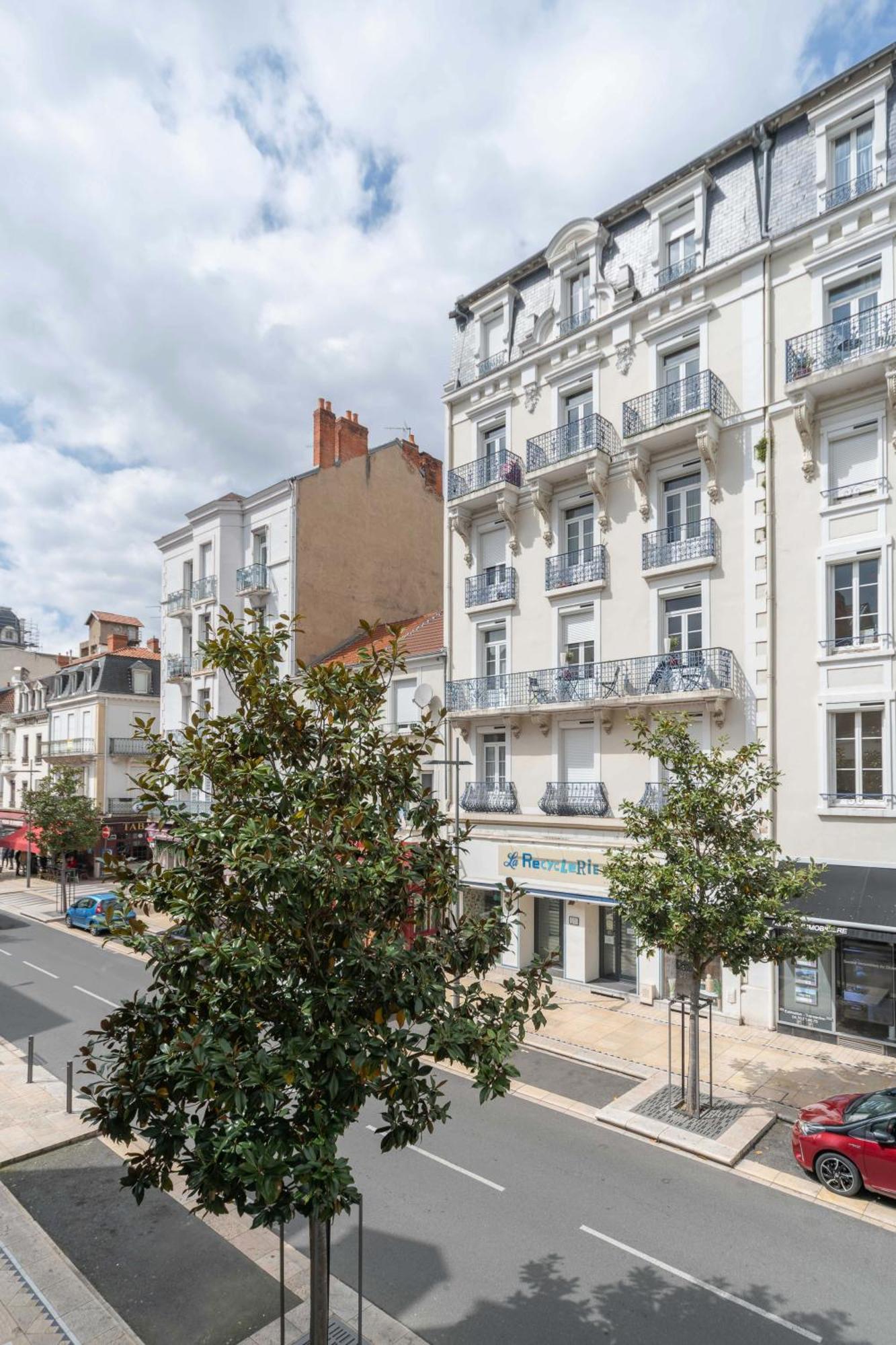 Le Lasteyras - Appartement Charmant En Centre Ville Vichy Ngoại thất bức ảnh